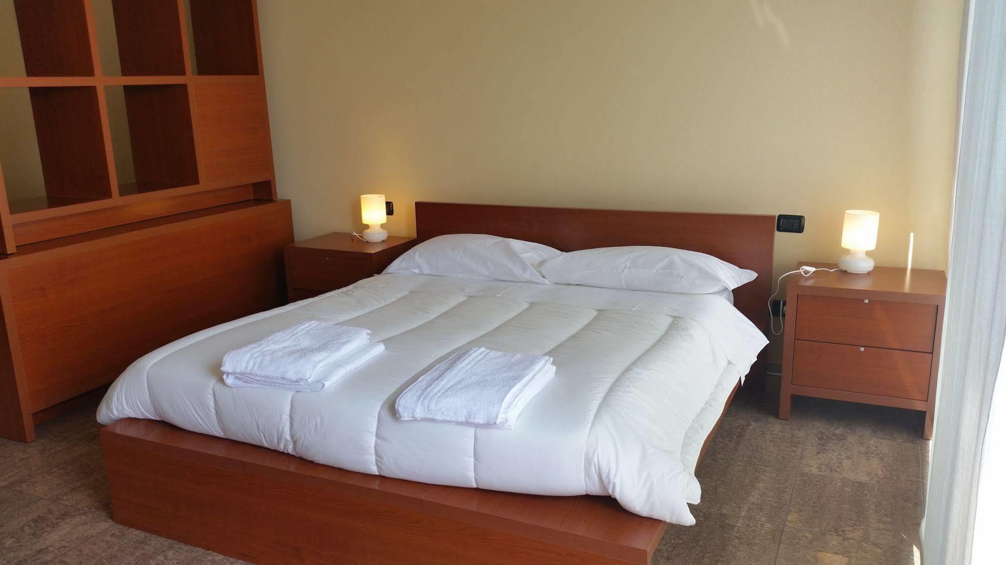 Casarile Residence Fermi מראה חיצוני תמונה